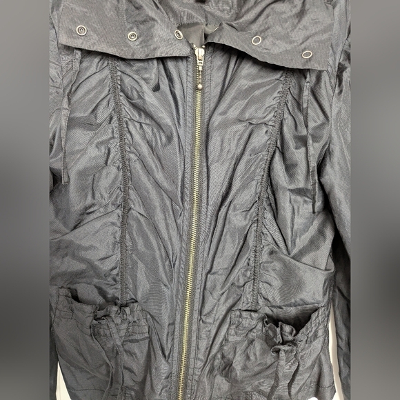 Kapalua Concept Women's Black Lightweight Waterproof Windbreaker Jacket - Picture 3 of 10